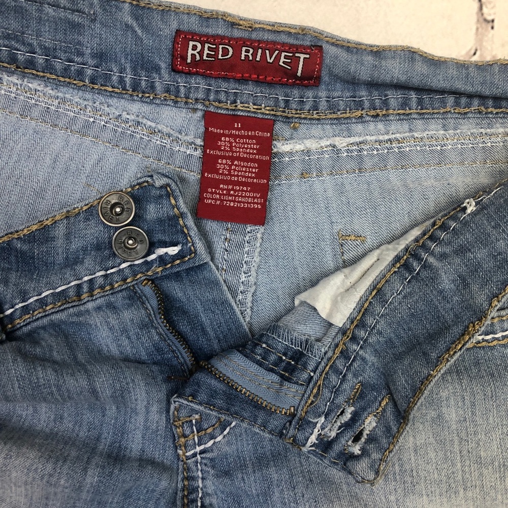 Red Rivet Jean Shorts - Picture 6 of 10